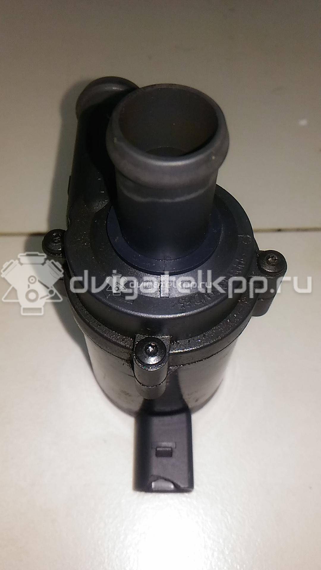 Фото Насос (помпа) электрический  1K0965561F для Skoda Octaviaii 1Z3 / Yeti 5L / Fabia / Octavia / Superb {forloop.counter}}