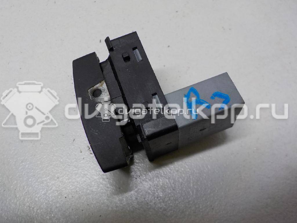 Фото Кнопка стеклоподъемника  1Z0959856 для Skoda Octavia / Octaviaii 1Z3 / Yeti 5L {forloop.counter}}