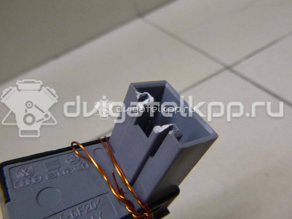 Фото Кнопка стеклоподъемника  1Z0959855 для Skoda Octavia / Octaviaii 1Z3 / Yeti 5L {forloop.counter}}