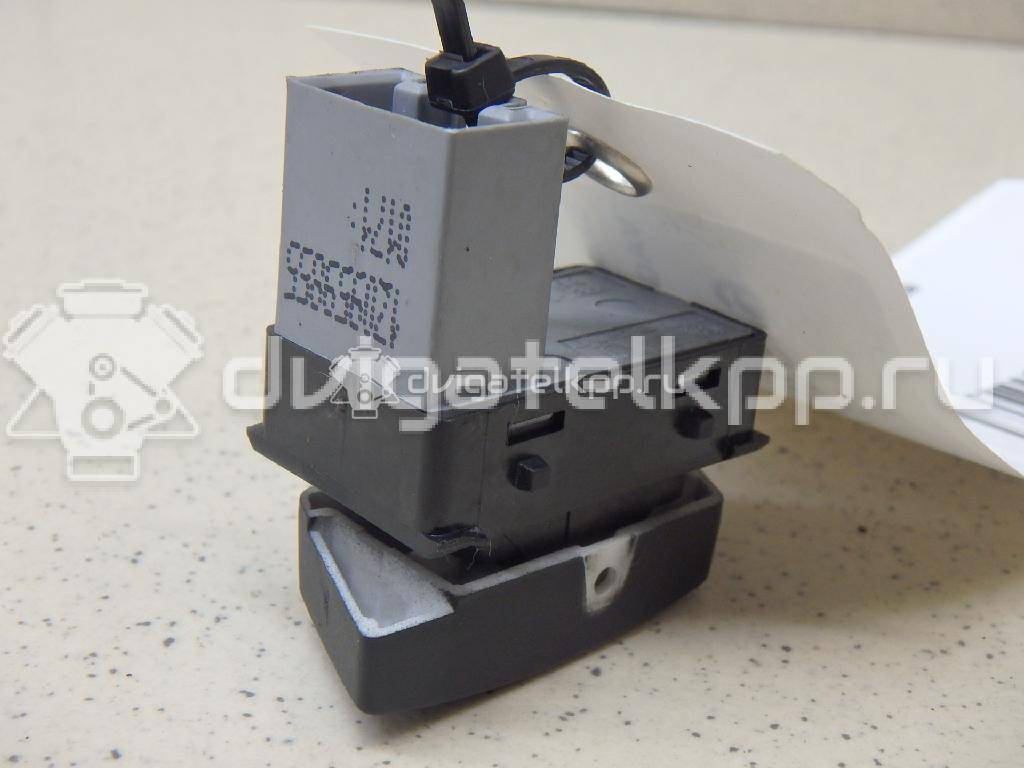 Фото Кнопка стеклоподъемника  1Z0959855 для Skoda Octavia / Octaviaii 1Z3 / Yeti 5L {forloop.counter}}