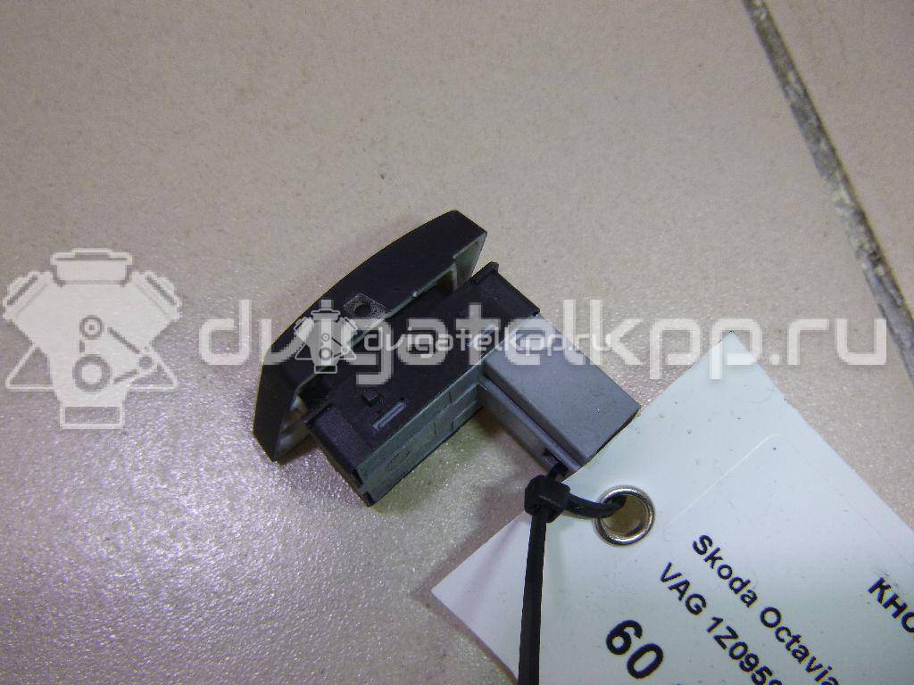 Фото Кнопка стеклоподъемника  1Z0959855 для Skoda Octavia / Octaviaii 1Z3 / Yeti 5L {forloop.counter}}