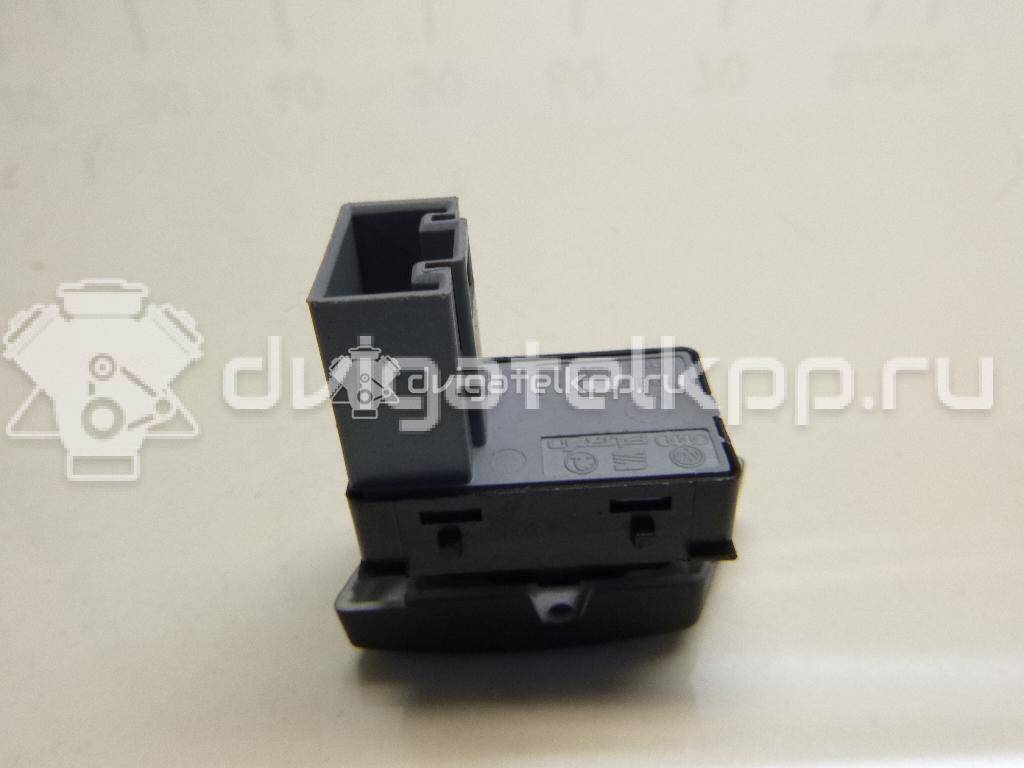 Фото Кнопка стеклоподъемника  1Z0959855 для Skoda Octavia / Octaviaii 1Z3 / Yeti 5L {forloop.counter}}