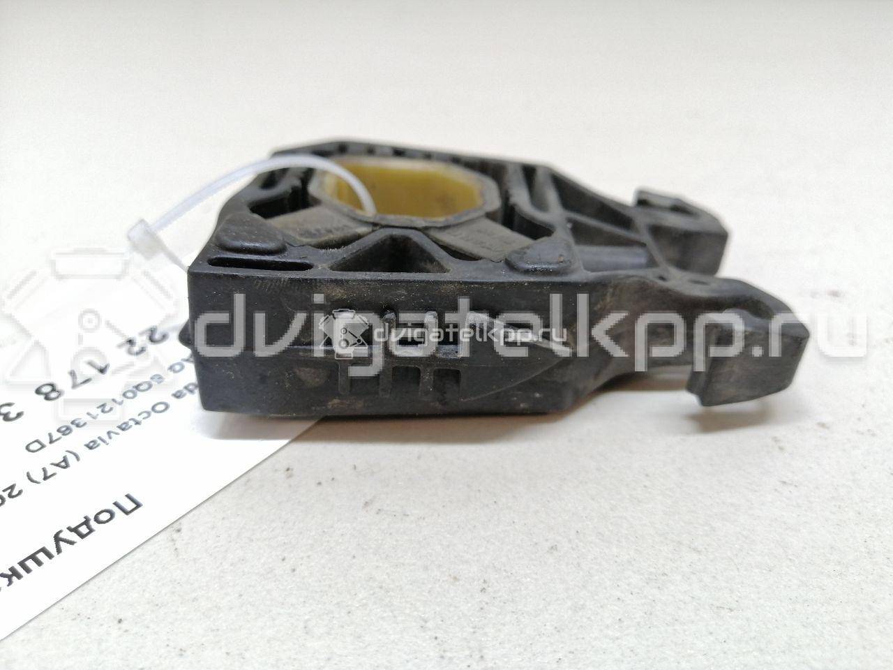 Фото Подушка радиатора  5Q0121367D для Skoda Octavia / Superb / Yeti 5L / Rapid {forloop.counter}}