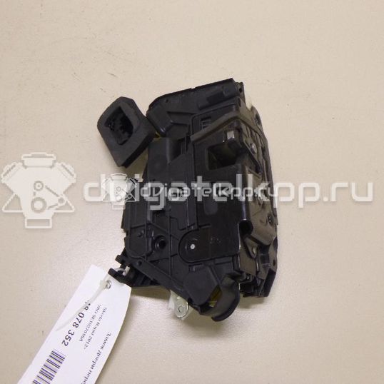 Фото Замок двери передней правой  5E1837016A для Skoda Octavia / Yeti 5L / Rapid