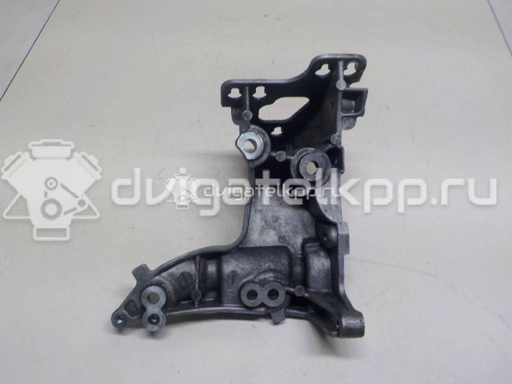 Фото Кронштейн генератора для двигателя 9HV (DV6TED4) для Peugeot 308 / 207 / 307 / Partner 90 л.с 16V 1.6 л Дизельное топливо 5706K0 {forloop.counter}}