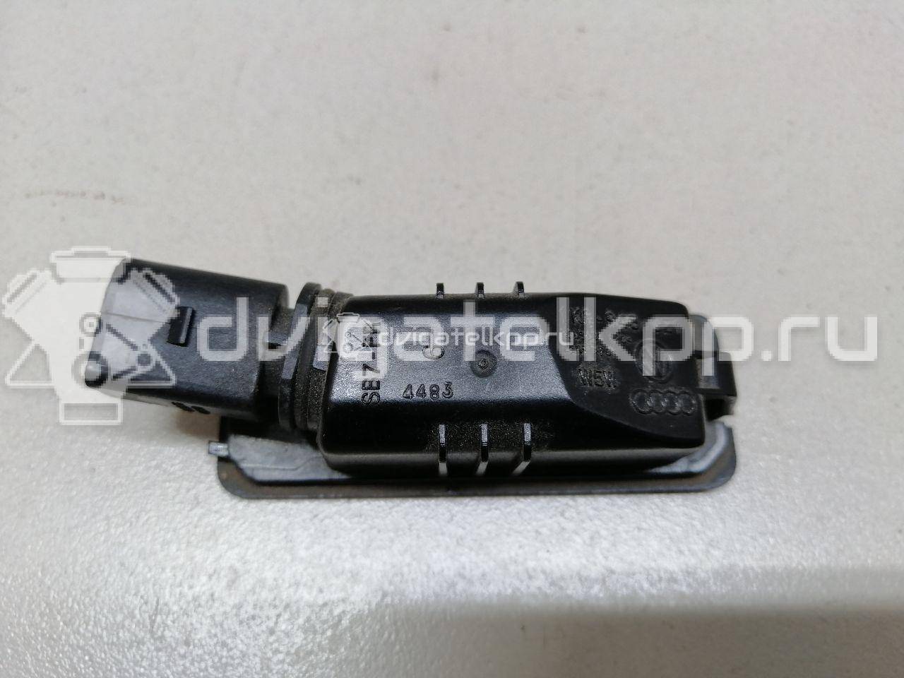 Фото Фонарь подсветки номера  1K8943021 для Volkswagen Scirocco / Polo / Touran / Amarok S1B / New Beetle {forloop.counter}}