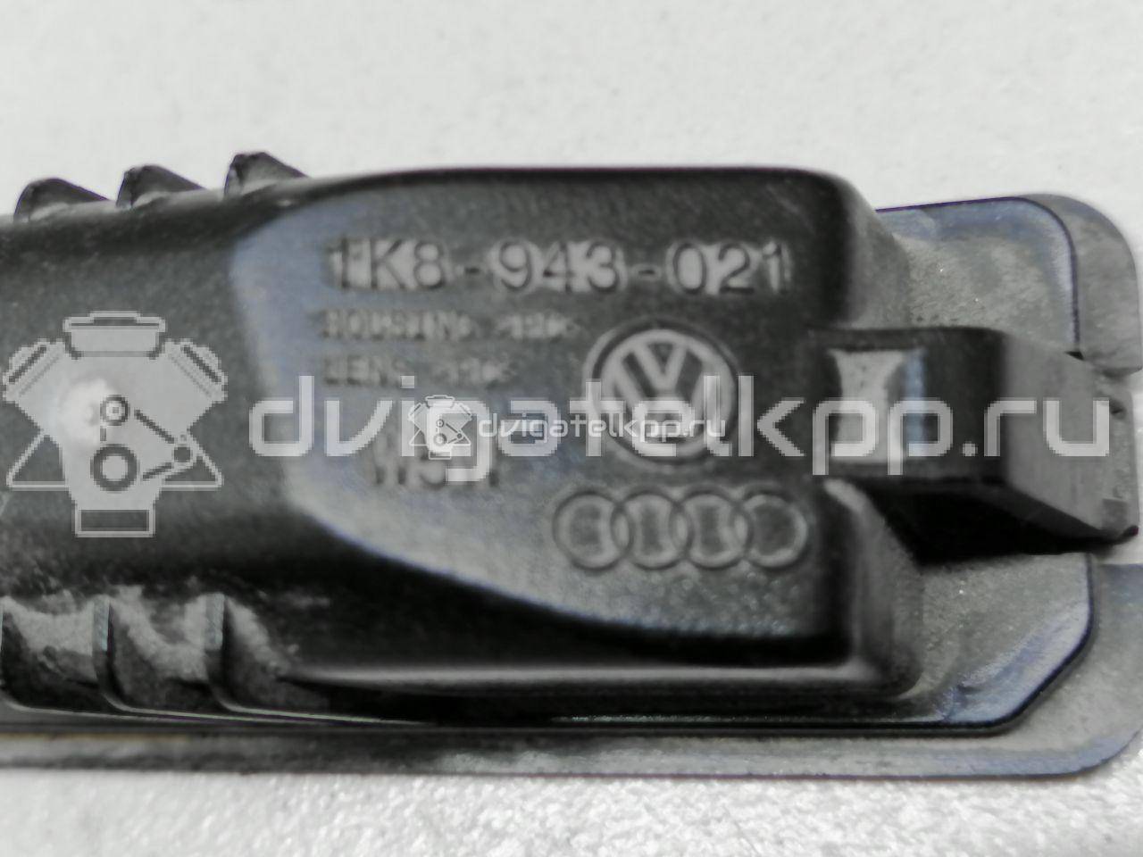 Фото Фонарь подсветки номера  1K8943021 для Volkswagen Scirocco / Polo / Touran / Amarok S1B / New Beetle {forloop.counter}}