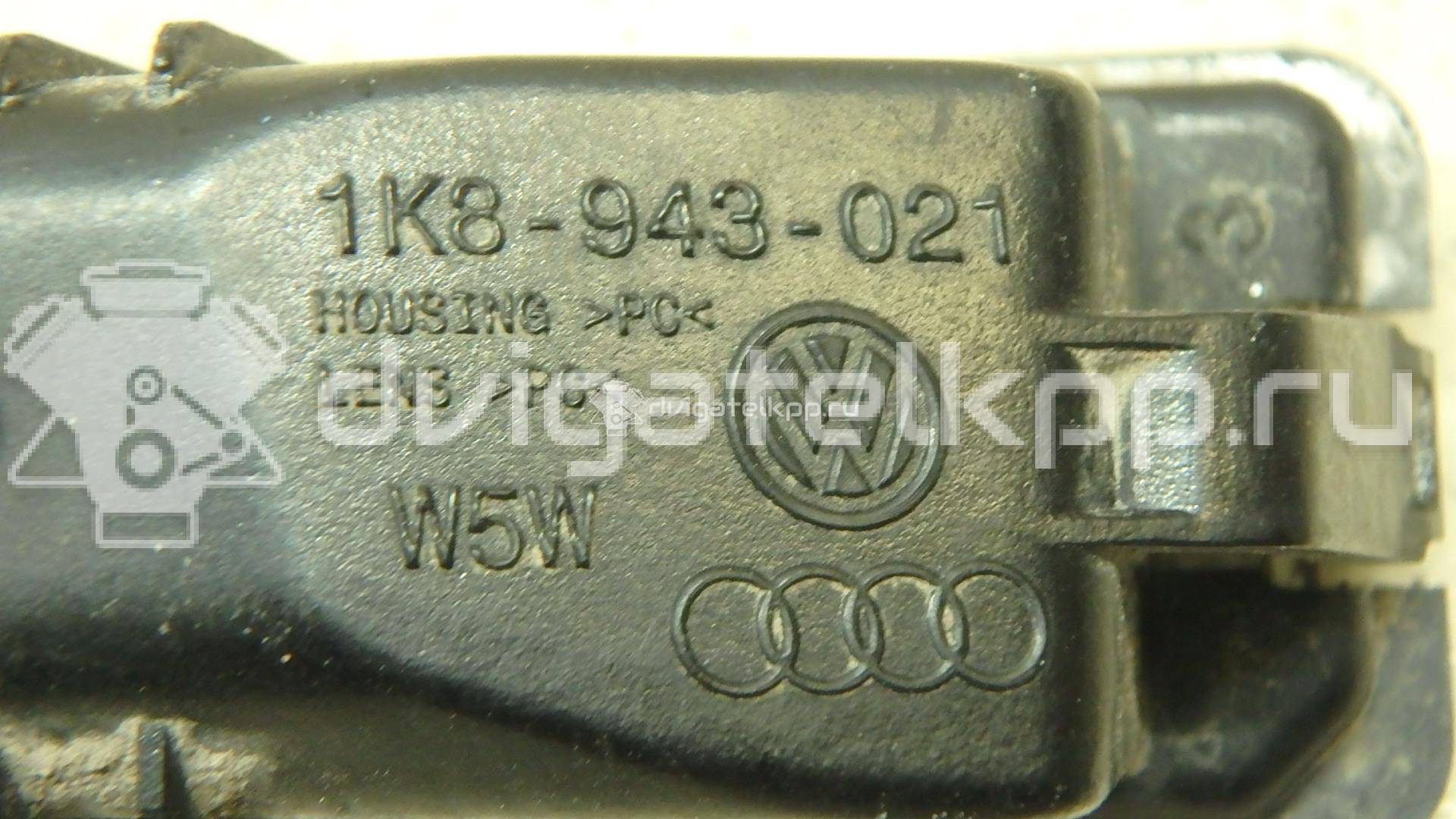 Фото Фонарь подсветки номера  1K8943021 для Volkswagen Scirocco / Polo / Touran / Amarok S1B / New Beetle {forloop.counter}}