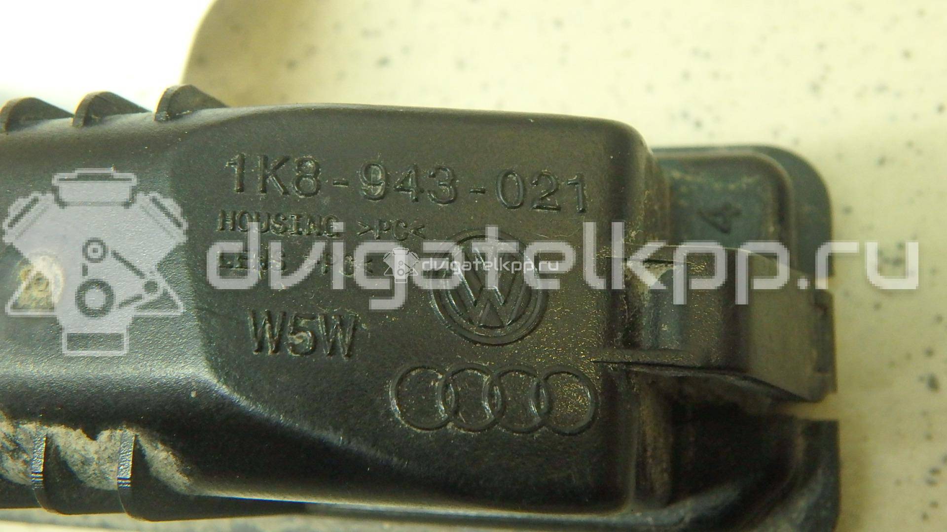 Фото Фонарь подсветки номера  1K8943021 для Volkswagen Scirocco / Polo / Touran / Amarok S1B / New Beetle {forloop.counter}}