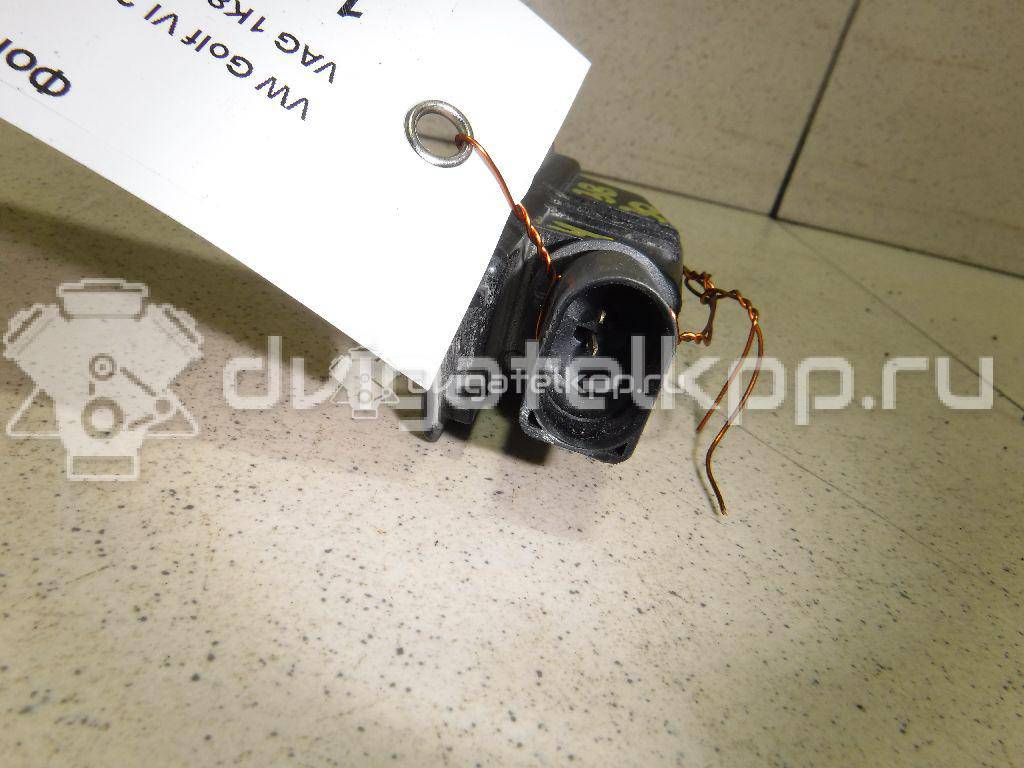 Фото Фонарь подсветки номера  1K8943021 для Volkswagen Scirocco / Polo / Touran / Amarok S1B / New Beetle {forloop.counter}}