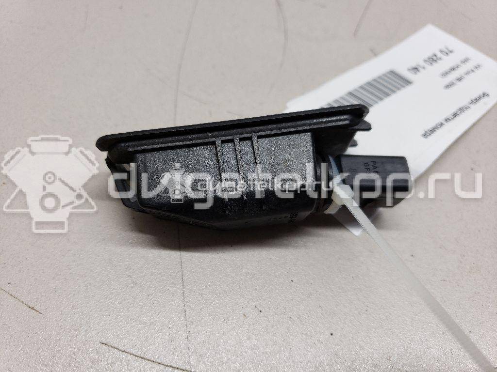 Фото Фонарь подсветки номера  1K8943021 для Volkswagen Scirocco / Polo / Touran / Amarok S1B / New Beetle {forloop.counter}}