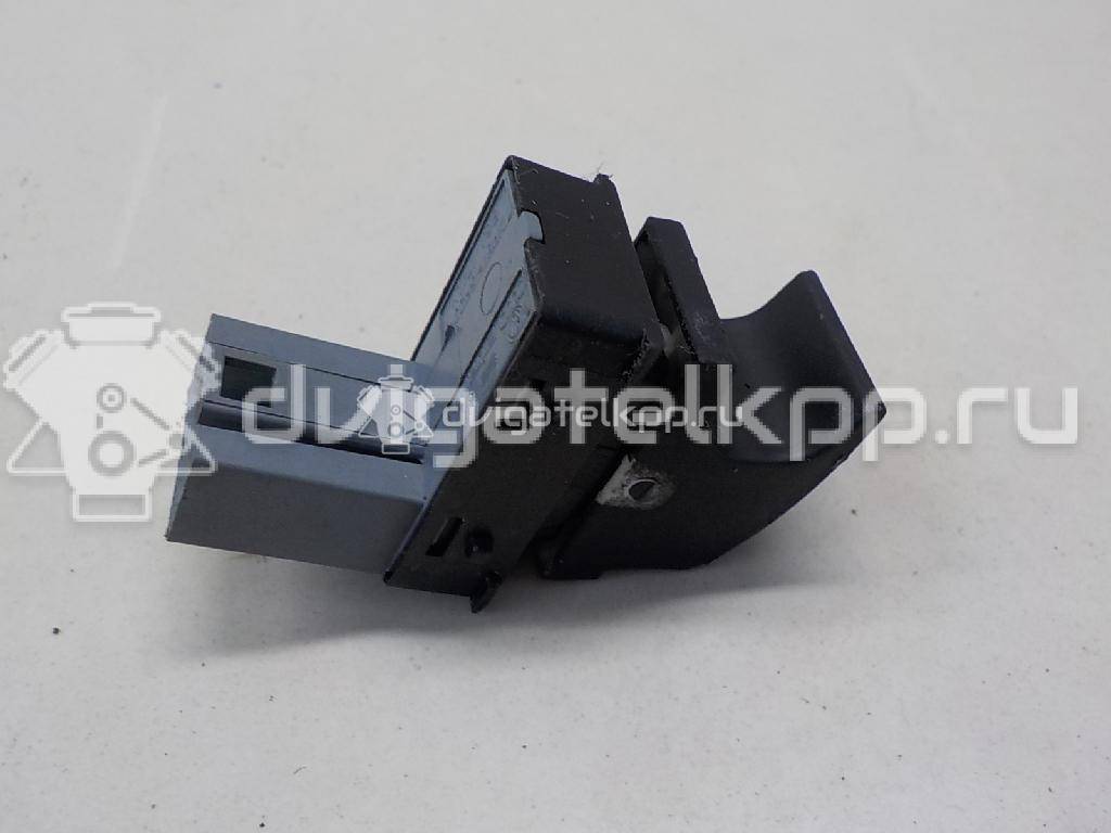 Фото Кнопка стеклоподъемника  1F0959855 для Volkswagen Scirocco / Tiguan / Touran / Amarok S1B / Cc {forloop.counter}}