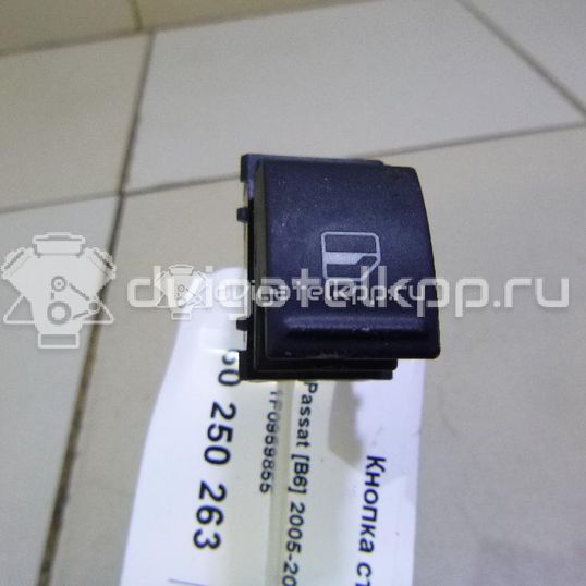 Фото Кнопка стеклоподъемника  1F0959855 для Volkswagen Scirocco / Tiguan / Touran / Amarok S1B / Cc