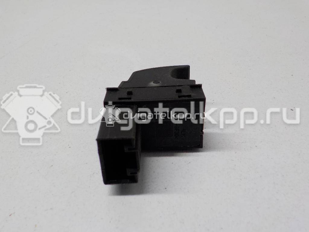 Фото Кнопка стеклоподъемника  7L6959855BREH для Volkswagen Scirocco / Tiguan / Touran / Amarok S1B / Cc {forloop.counter}}