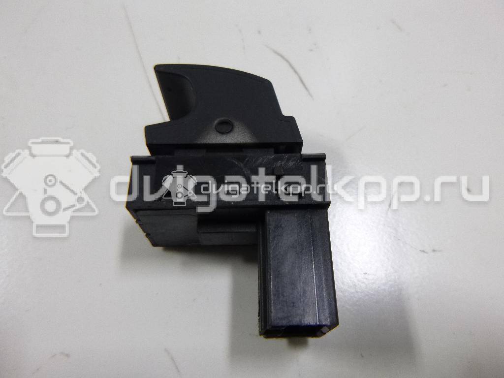 Фото Кнопка стеклоподъемника  7L6959855BREH для Volkswagen Scirocco / Tiguan / Touran / Amarok S1B / Cc {forloop.counter}}