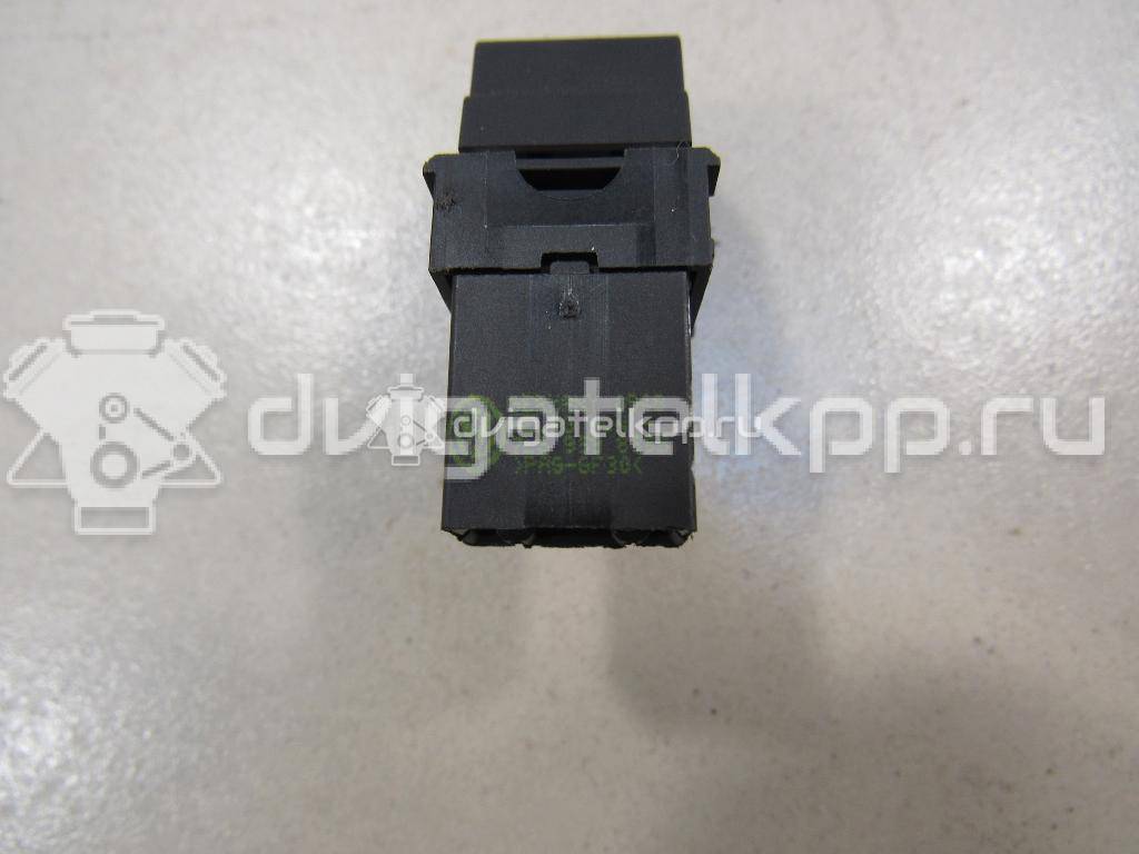 Фото Кнопка стеклоподъемника  7L6959855B3X1 для Volkswagen Scirocco / Tiguan / Touran / Amarok S1B / Cc {forloop.counter}}