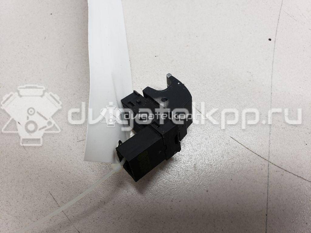 Фото Кнопка стеклоподъемника  5K0959855 для Volkswagen Scirocco / Tiguan / Touran / Cc / Sharan {forloop.counter}}