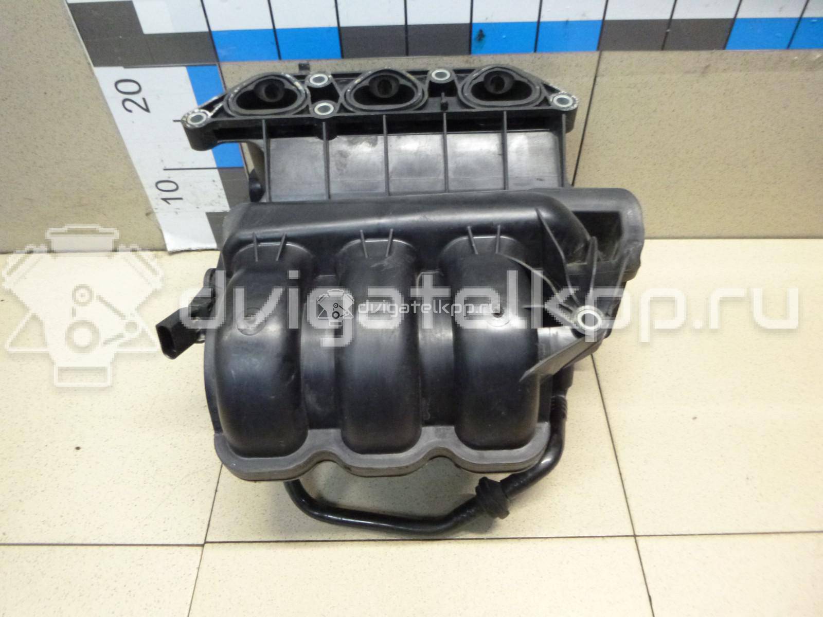 Фото Коллектор впускной для двигателя CGPA для Volkswagen Polo 70 л.с 12V 1.2 л бензин 03E129711F {forloop.counter}}