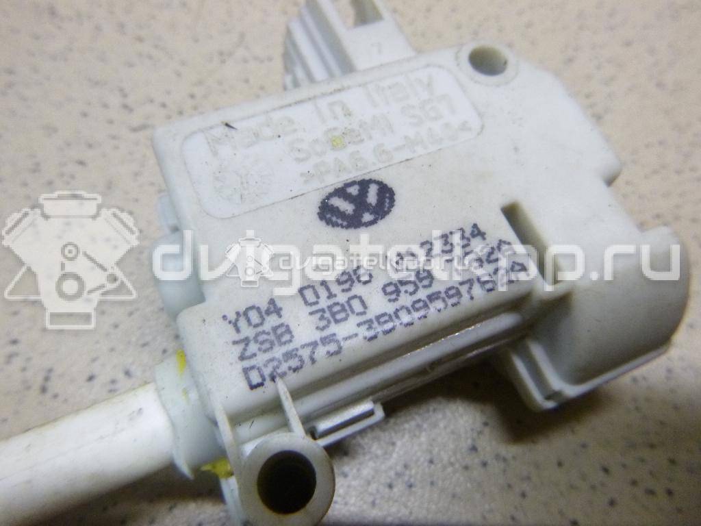 Фото Замок бардачка  3B0959782A для Audi A4 / A6 / A3 / Tt / Q7 {forloop.counter}}