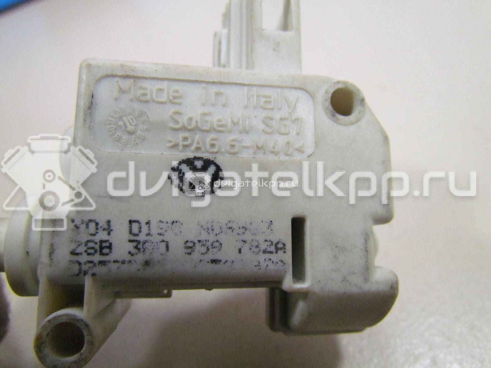 Фото Замок бардачка  3B0959782A для Audi A4 / A6 / A3 / Tt / Q7 {forloop.counter}}