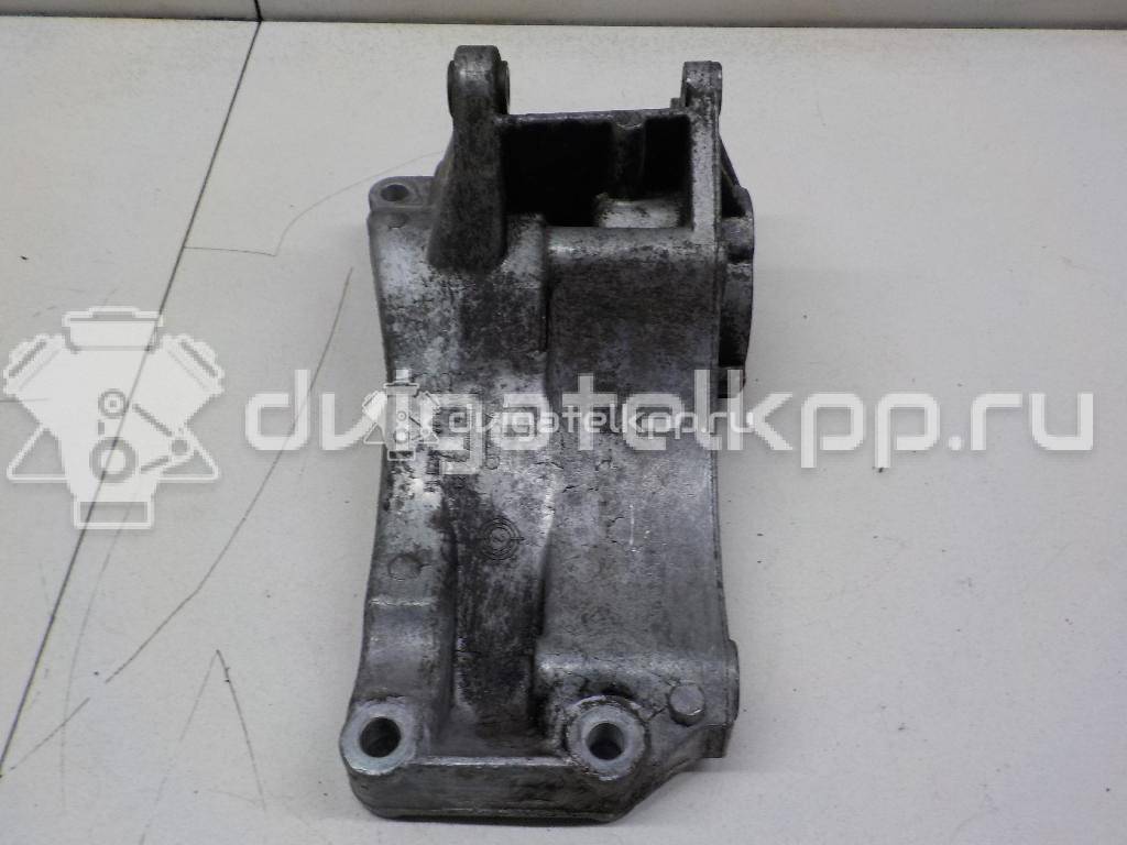 Фото Кронштейн генератора для двигателя AEE для Volkswagen Polo / Caddy / Vento 1H2 / Golf 75 л.с 8V 1.6 л бензин 030145169H {forloop.counter}}