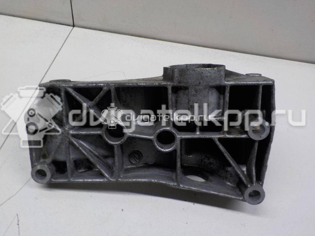 Фото Кронштейн генератора для двигателя AEE для Volkswagen Polo / Caddy / Vento 1H2 / Golf 75 л.с 8V 1.6 л бензин 030145169H {forloop.counter}}