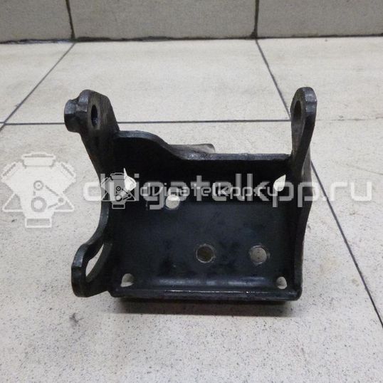 Фото Кронштейн генератора для двигателя D4BF для Mitsubishi / Hyundai 80-88 л.с 8V 2.5 л Дизельное топливо