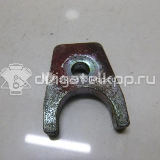 Фото Кронштейн форсунки  mr988381 для Mitsubishi Magna / Verada / Diamante / Pajero / L