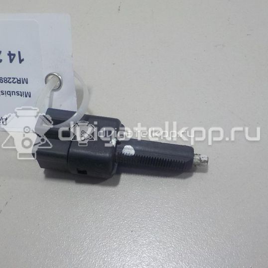 Фото Датчик включения стопсигнала  mr228924 для Mitsubishi Lancer / Pajero / Galant / I / L