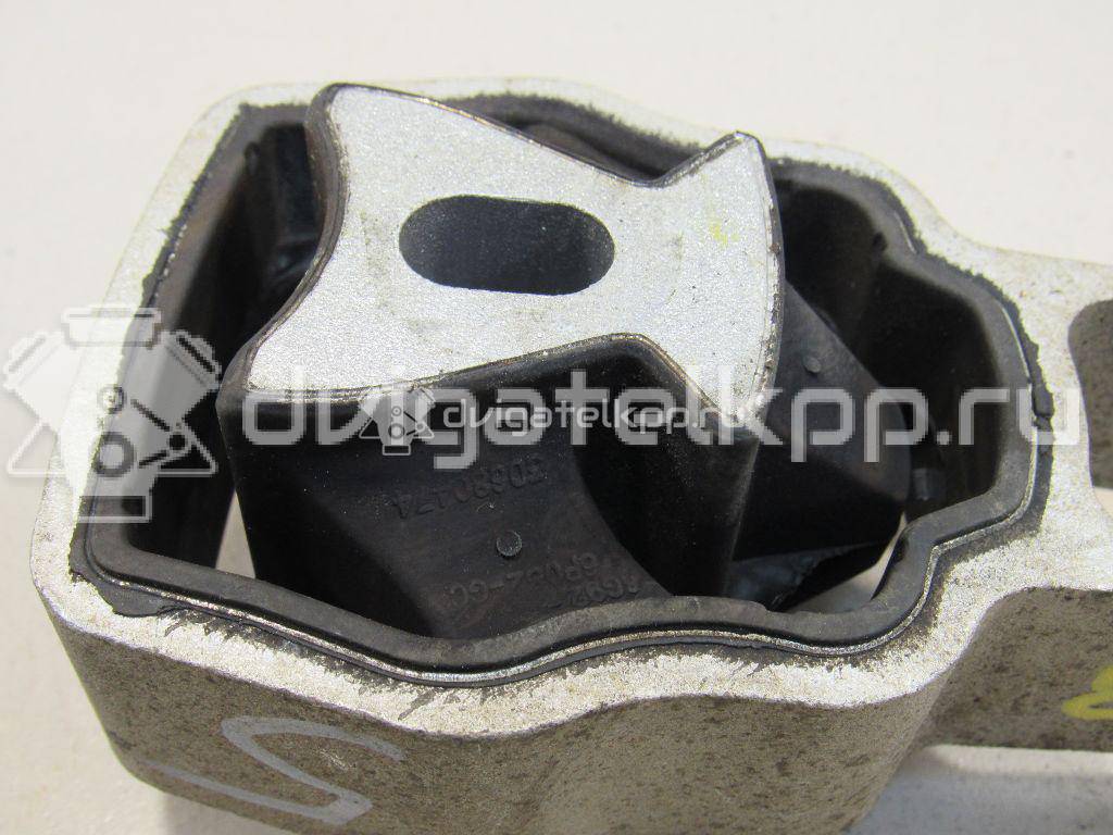 Фото Опора двигателя задняя  LR000597 для Land Rover Freelander / Range Rover / Discovery {forloop.counter}}