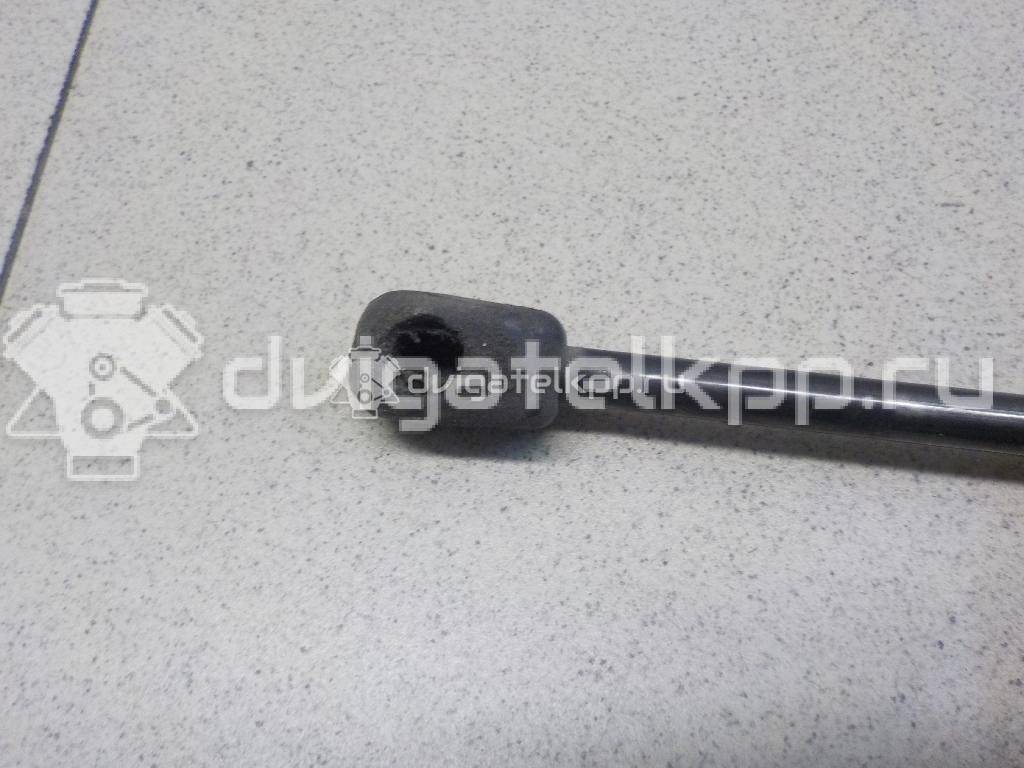 Фото Амортизатор капота  LR025400 для Land Rover Freelander / Range Rover {forloop.counter}}