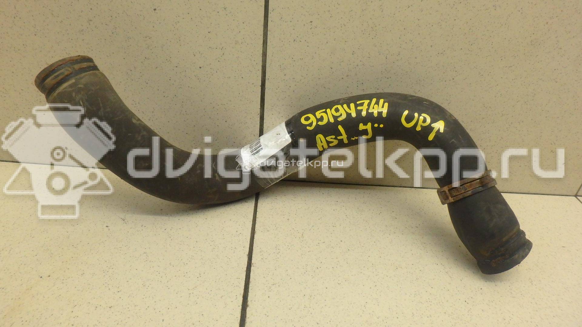 Фото Патрубок радиатора  13251428 для Opel Astra {forloop.counter}}