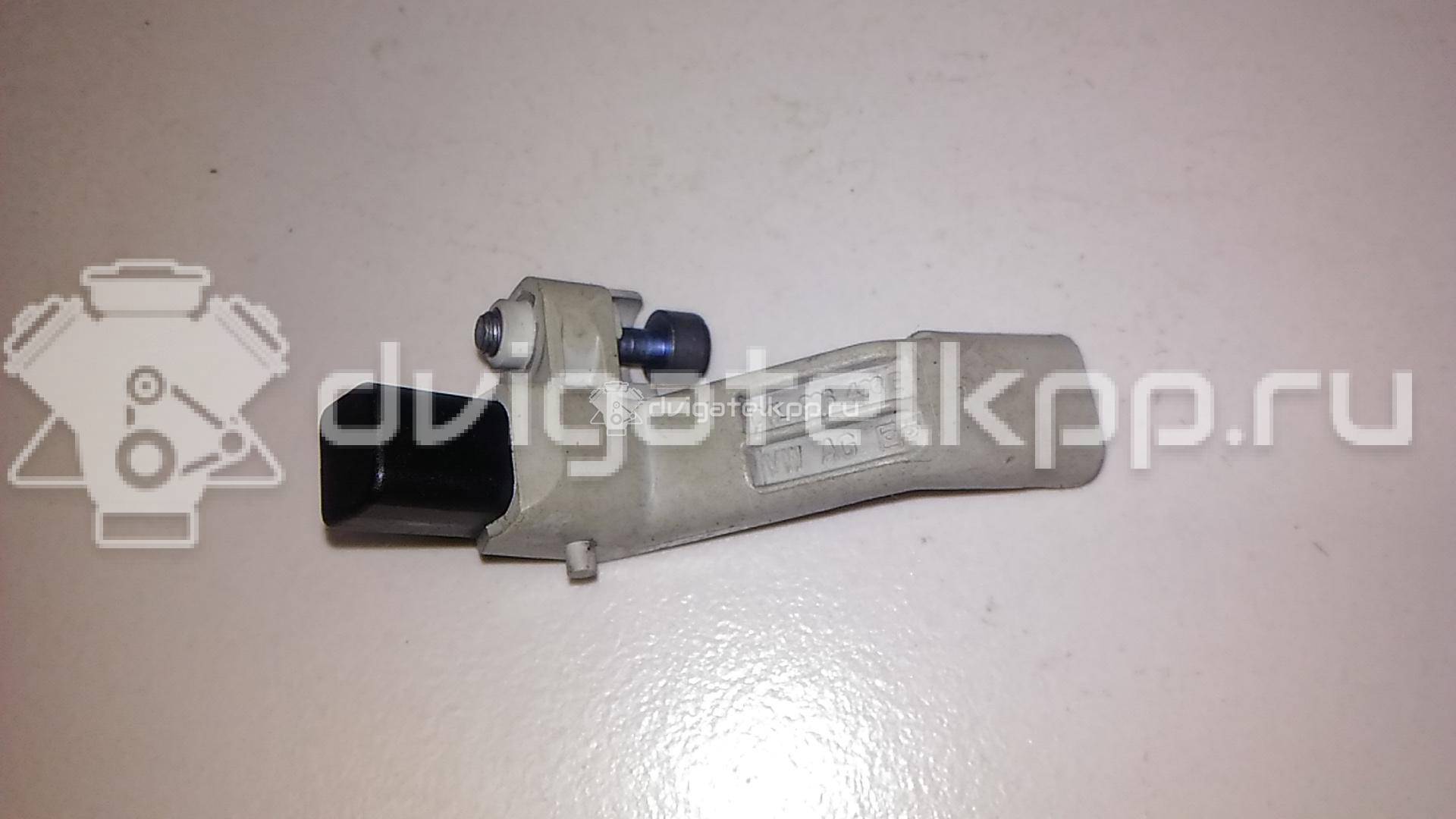 Фото Датчик положения коленвала  04L906433E для seat Leon (5F) {forloop.counter}}