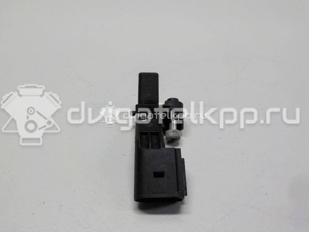 Фото Датчик положения коленвала  032906433 для Skoda Roomster 5J / Octaviaii 1Z3 / Yeti 5L / Fabia / Octavia {forloop.counter}}