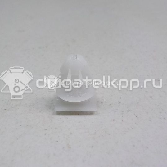 Фото Крепеж (клоп)  8R0853909A для skoda Kodiaq