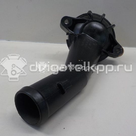 Фото Крышка термостата для двигателя BGQ для Volkswagen Jetta / Golf 150-152 л.с 20V 2.5 л бензин 07K121121B