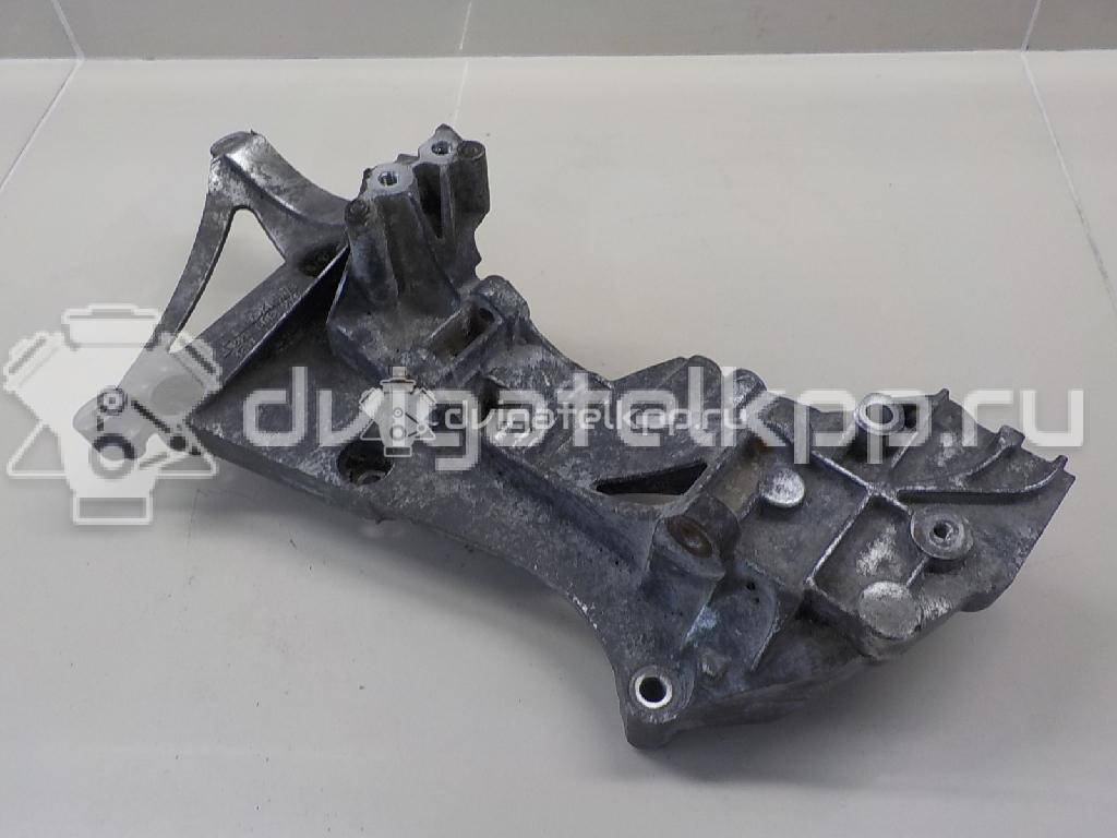 Фото Кронштейн генератора для двигателя BGQ для Volkswagen Jetta / Golf 150-152 л.с 20V 2.5 л бензин 07K903143F {forloop.counter}}