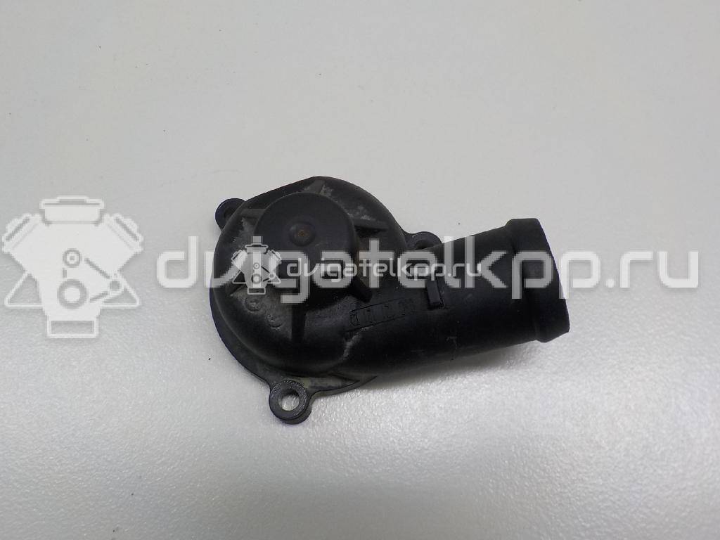 Фото Крышка термостата для двигателя CFNA для Volkswagen / Vw (Svw) 105 л.с 16V 1.6 л бензин 03C121121D {forloop.counter}}