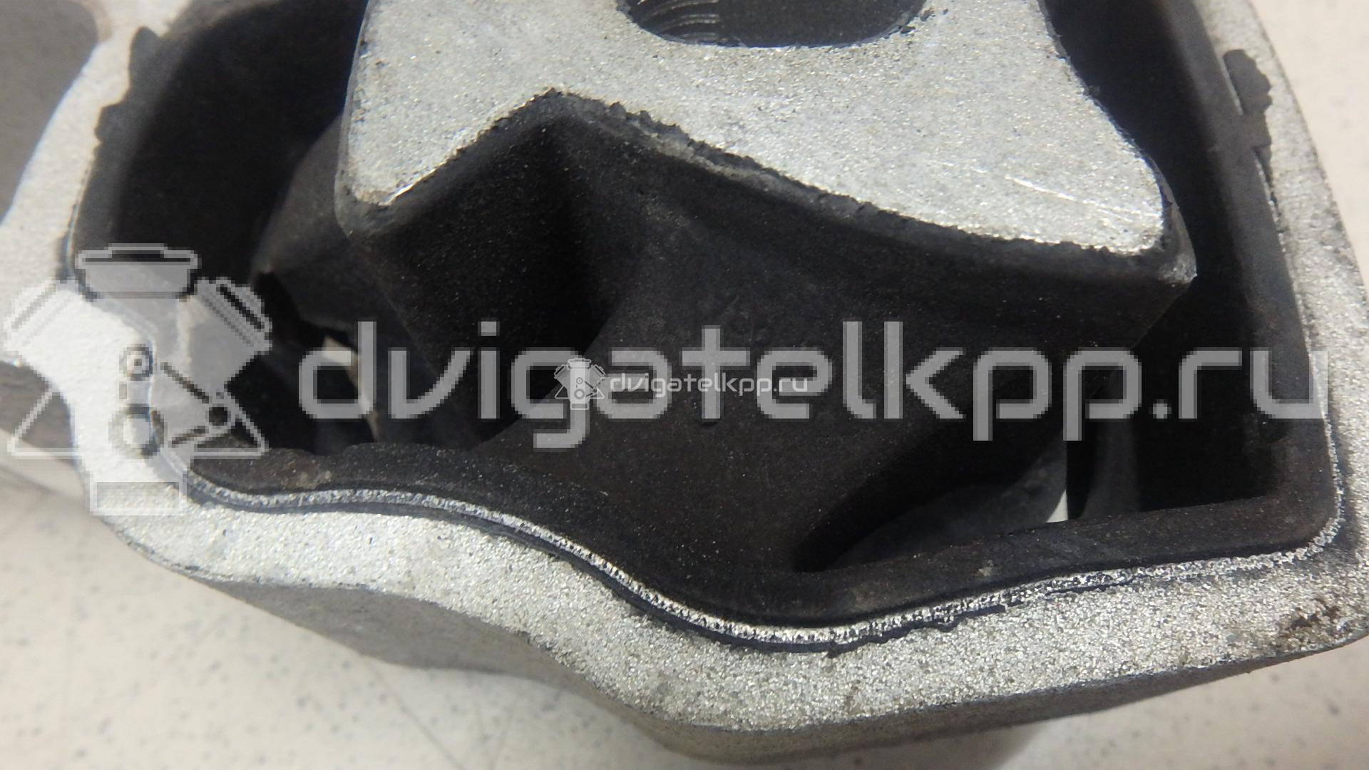 Фото Опора двигателя задняя  LR000597 для Land Rover Freelander / Range Rover / Discovery {forloop.counter}}