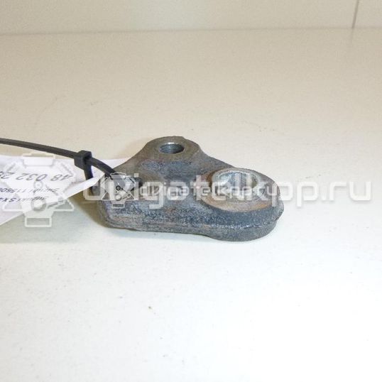 Фото Кронштейн генератора для двигателя M16A для Maruti Suzuki / Suzuki / Fiat 106-120 л.с 16V 1.6 л бензин 1155064J01