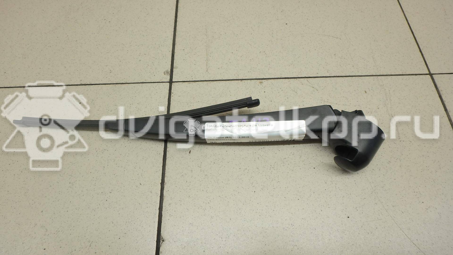 Фото Поводок стеклоочистителя заднего  6Q6955707C для Seat Ibiza / Leon / Altea / Exeo {forloop.counter}}