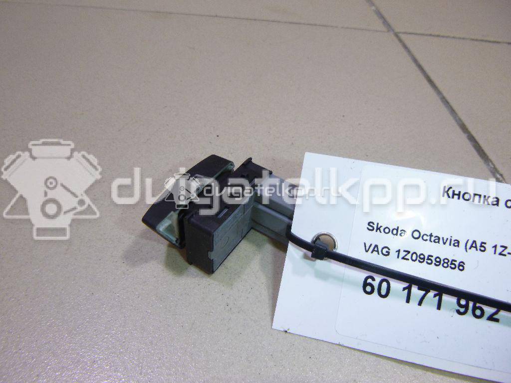 Фото Кнопка стеклоподъемника  1Z0959856 для vw Polo (HB) {forloop.counter}}