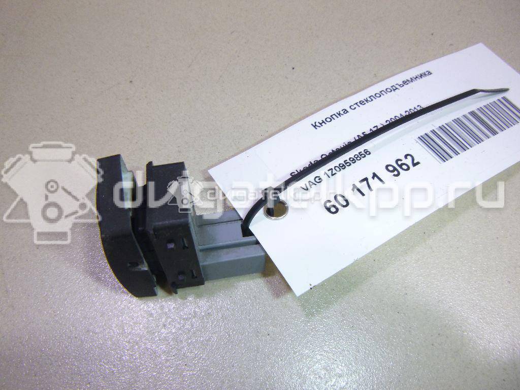 Фото Кнопка стеклоподъемника  1Z0959856 для vw Polo (HB) {forloop.counter}}