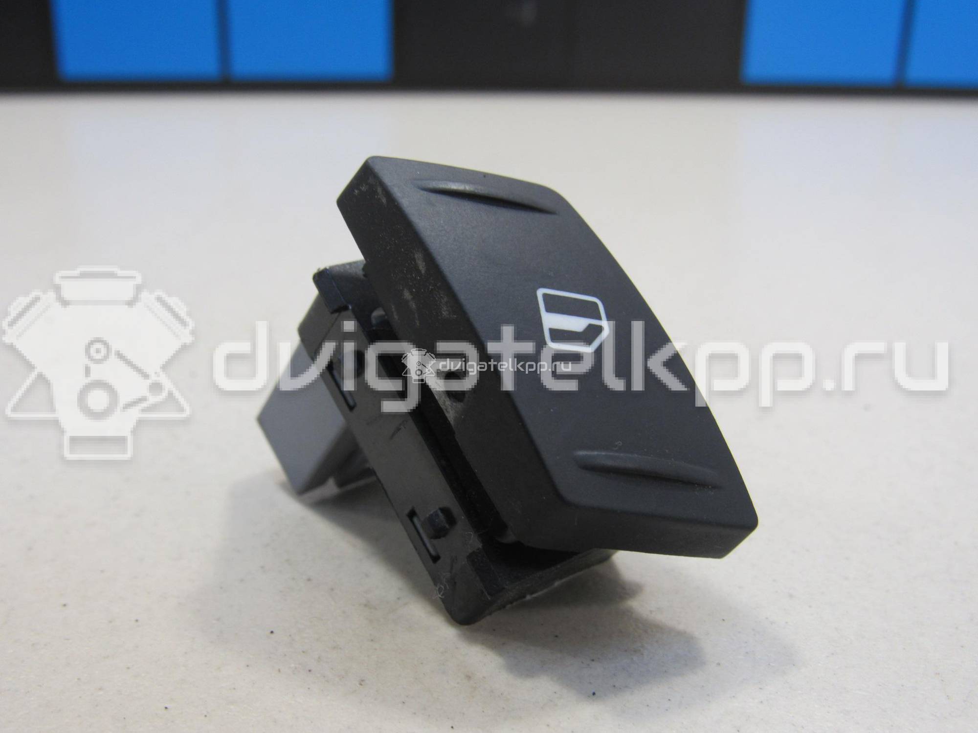 Фото Кнопка стеклоподъемника  1Z0959856 для vw Polo (HB) {forloop.counter}}