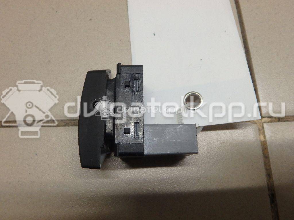 Фото Кнопка стеклоподъемника  1Z0959856 для vw Polo (HB) {forloop.counter}}