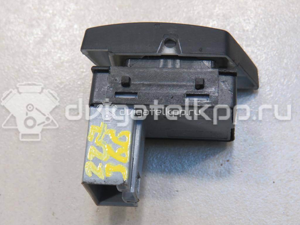 Фото Кнопка стеклоподъемника  1Z0959856 для vw Polo (HB) {forloop.counter}}