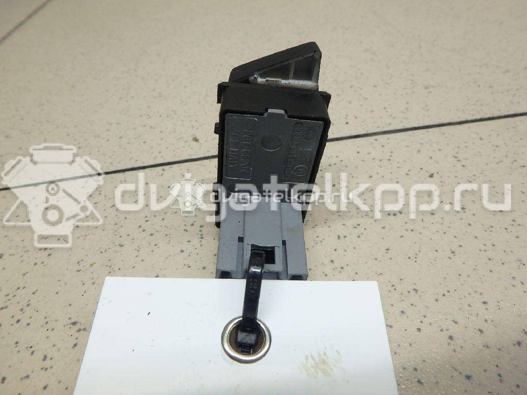 Фото Кнопка стеклоподъемника  1Z0959856 для vw Polo (HB) {forloop.counter}}