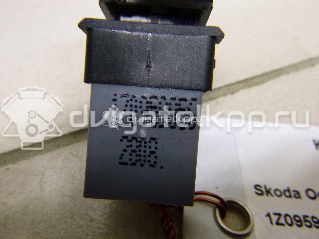 Фото Кнопка стеклоподъемника  1Z0959856 для vw Polo (HB) {forloop.counter}}