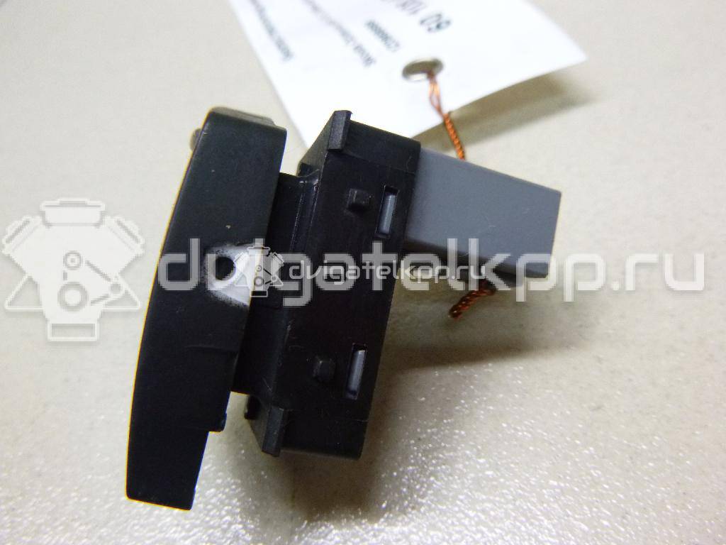 Фото Кнопка стеклоподъемника  1Z0959856 для vw Polo (HB) {forloop.counter}}