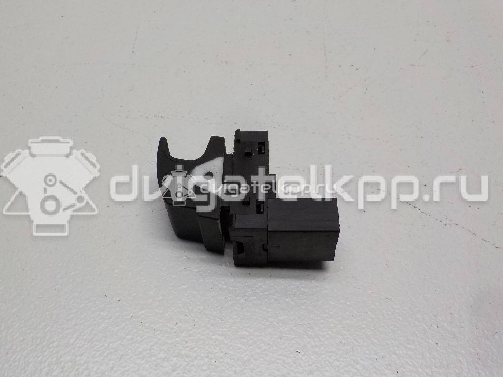 Фото Кнопка стеклоподъемника  7L6959855B для Volkswagen Scirocco / Tiguan / Touran / Amarok S1B / Cc {forloop.counter}}